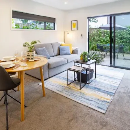 Central City-Urban Oasis 1 Bed 1 Bath W/Sofa Bed